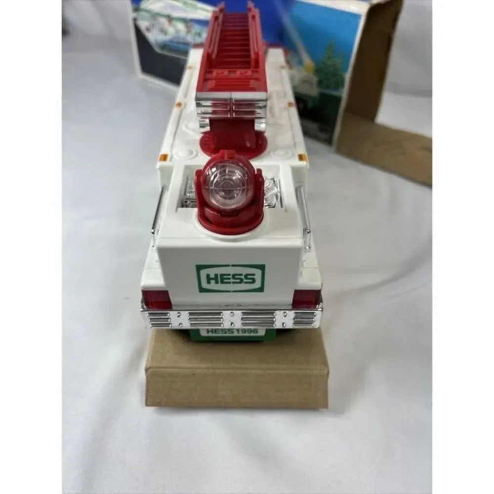 Vintage 1996 Hess Truck Emergency Vehicle‎ In Original Box